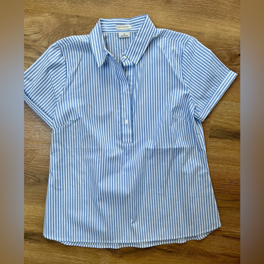 Womens Van Heusen short sleeve half button shirt